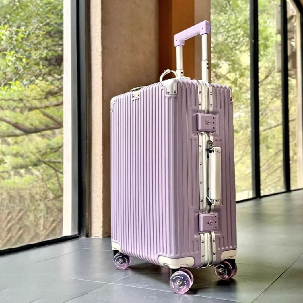 Aluminum Frame Carry On Luggage - Чемодан с алюминиевым каркасом и красочным