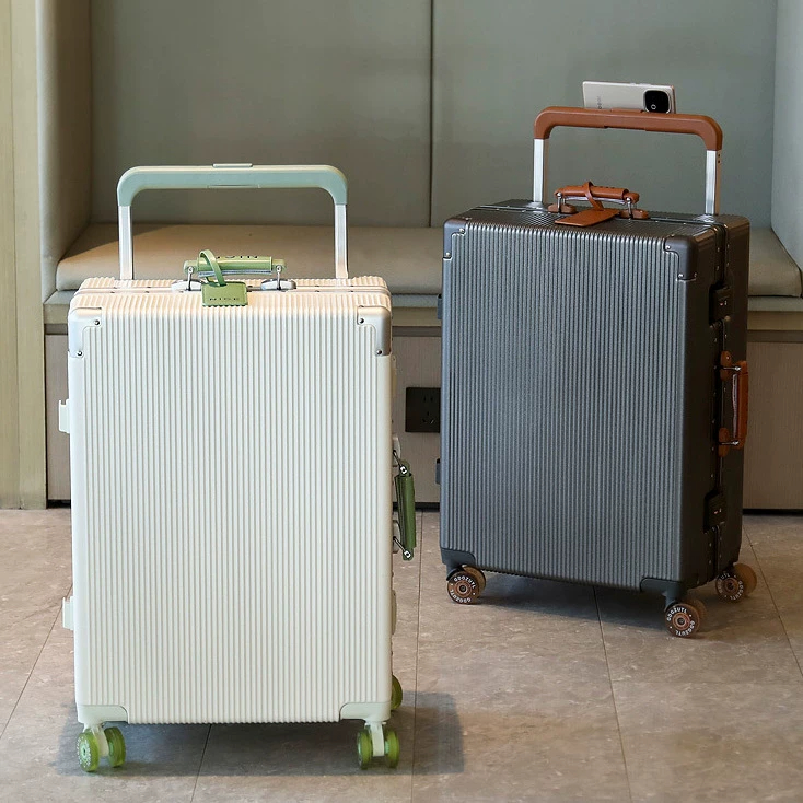 Spinner Wheel Rolling Suitcase 20 Inch - Чемодан с широкой ручкой и колесиками,