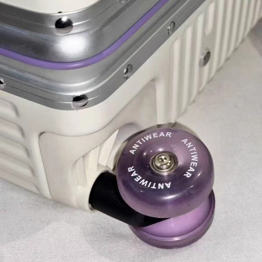 Чемодан с алюминиевым каркасом – обзор и цена Aluminum Frame Carry On Luggage